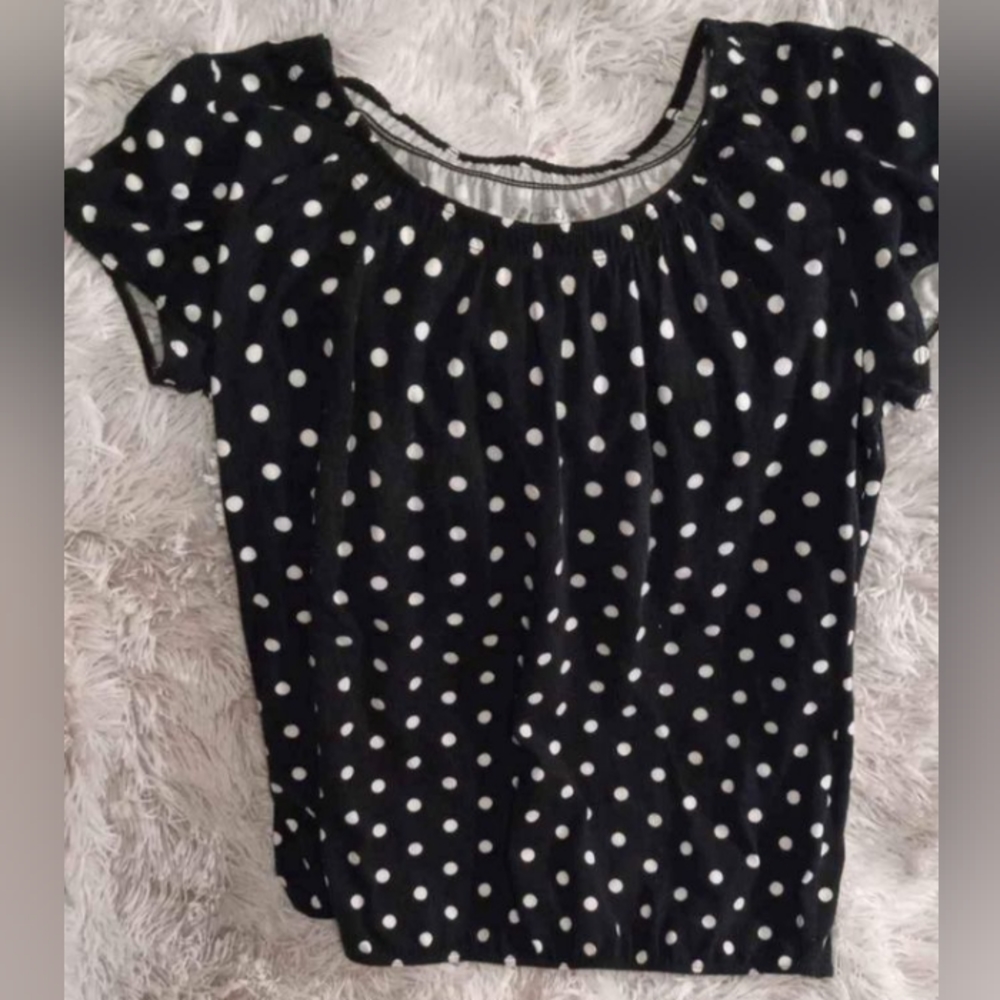 Women's Size Medium blouse. Cato brand. EUC